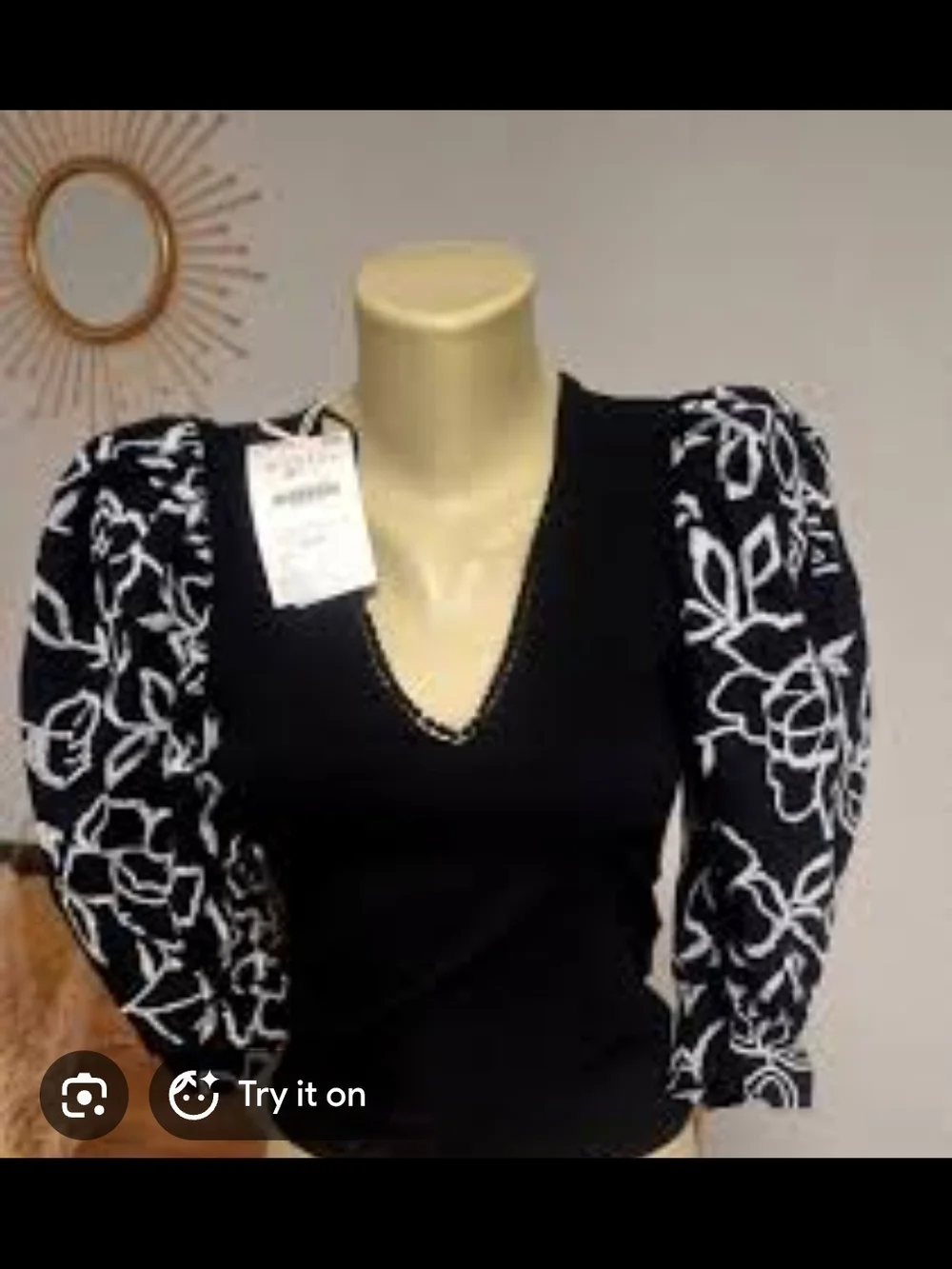 ZARA BRAND SZ MED Tshirt Top with Patterned Puff Sleeves NWT